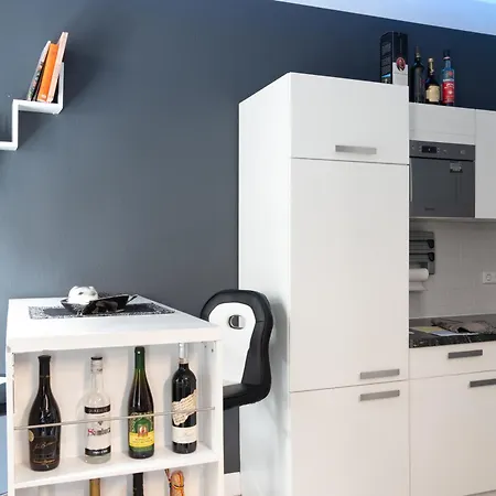 Iz21 Downtown Close To Arena Apartman *